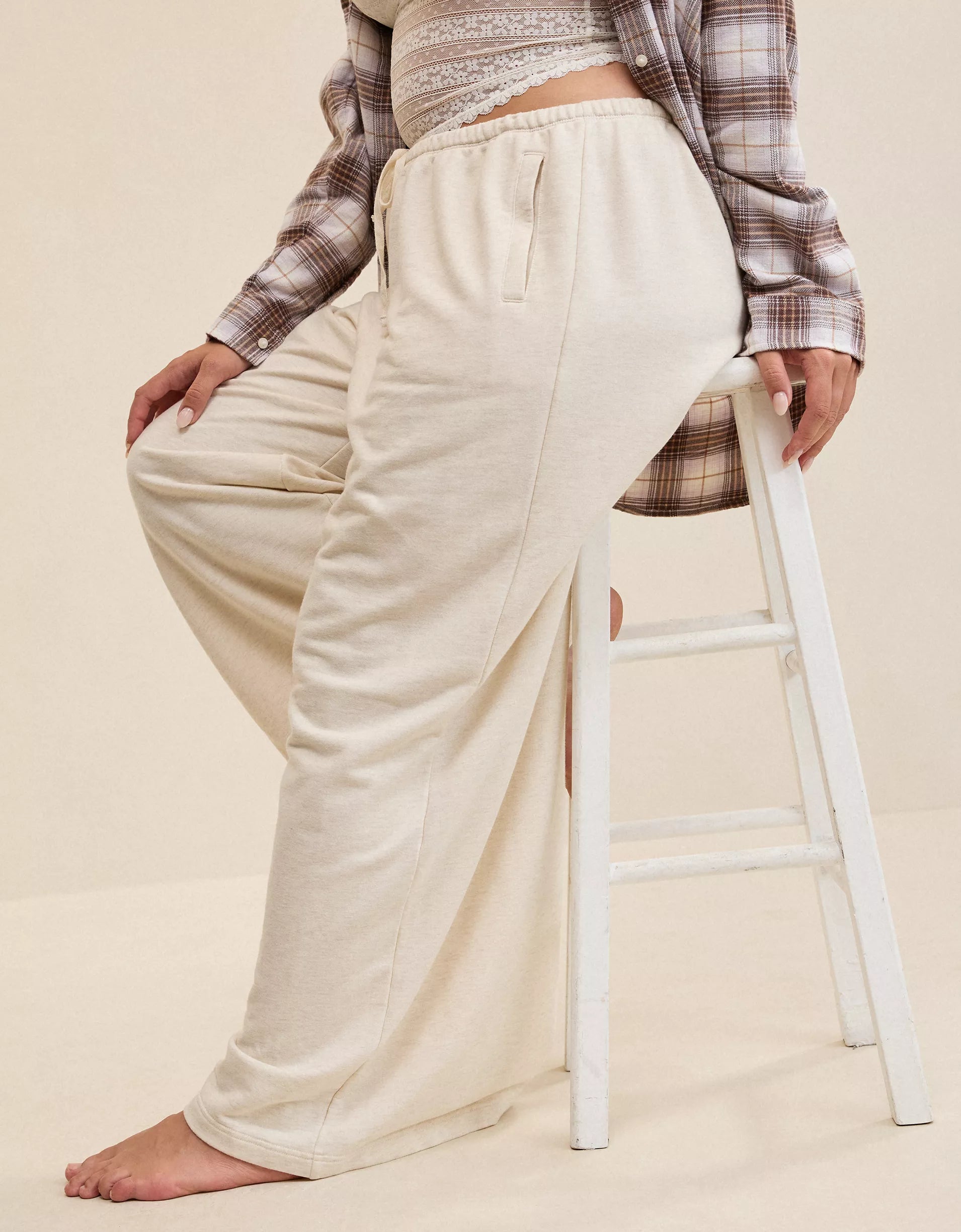 Oatmeal-colored drawstring knit wide-leg casual trousers